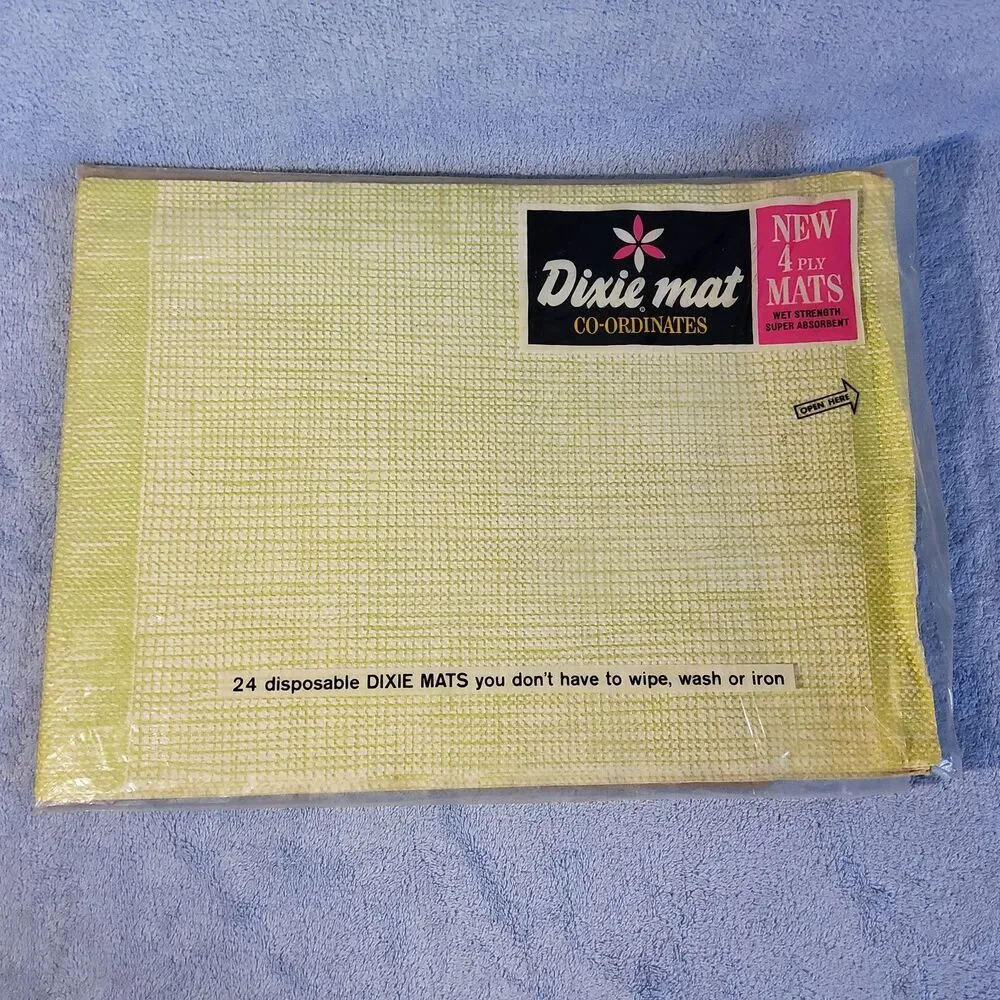 (10) Open Vintage Dixie Mat Disposable Paper Placemats 4-Ply Green Grid Pattern